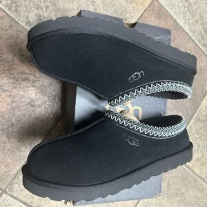 UGG Men’s Black Cozy Tasman